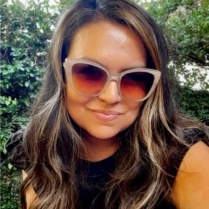 Meet your Posher, Raquel